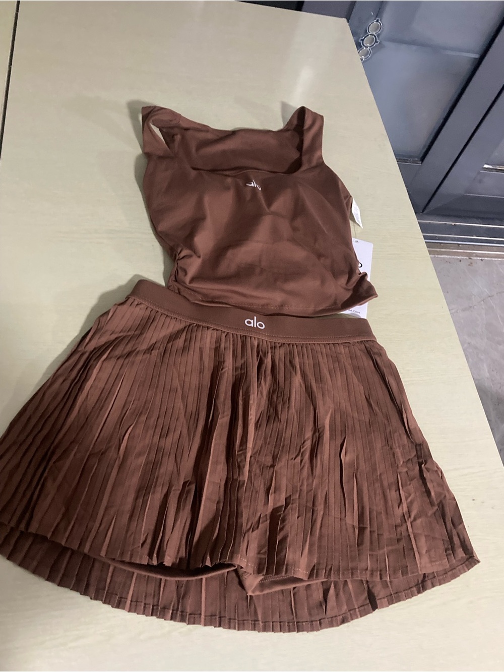 ALO Yoga Brown Pleated Midi Skirt - Picture 1 of 6